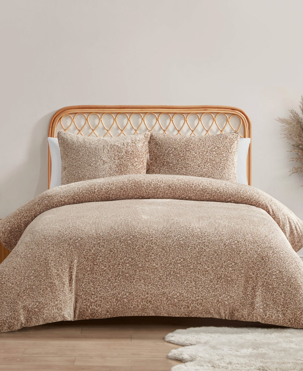 Home Leopard Printed Plush Comforter Set | Jessica Simpson