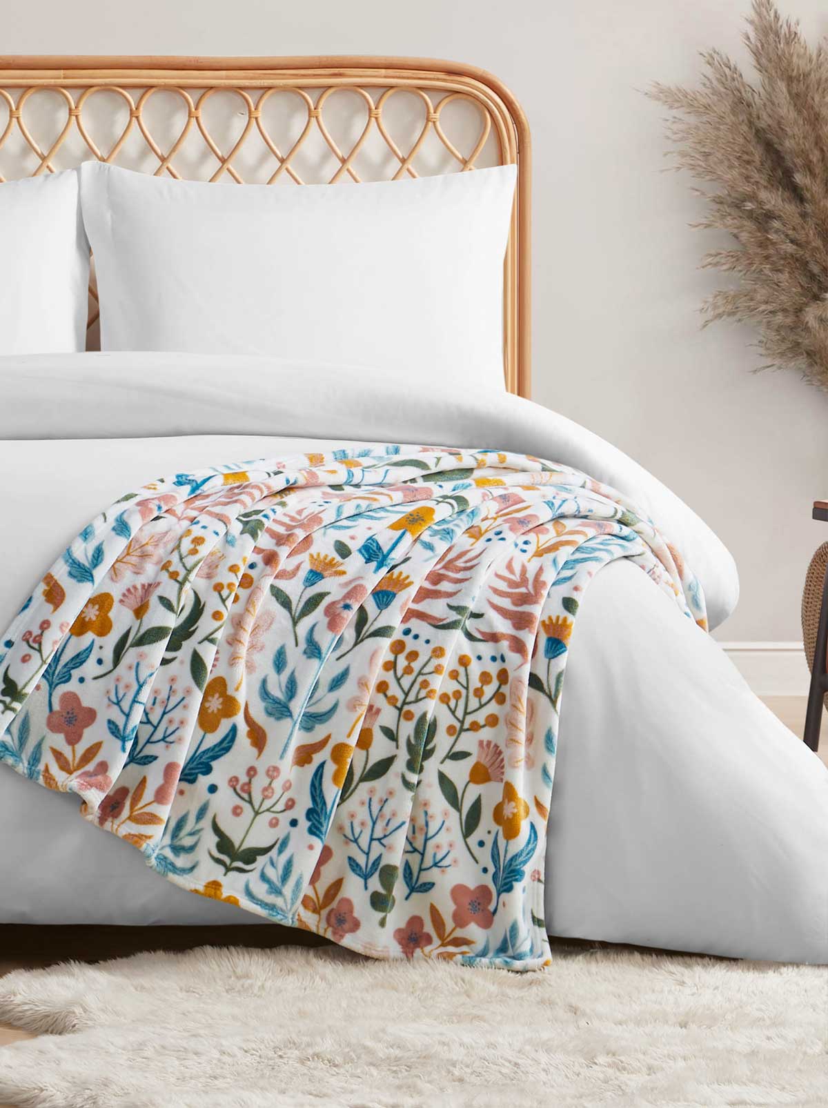 Home Mila Plush Throw - Blush | Jessica Simpson
