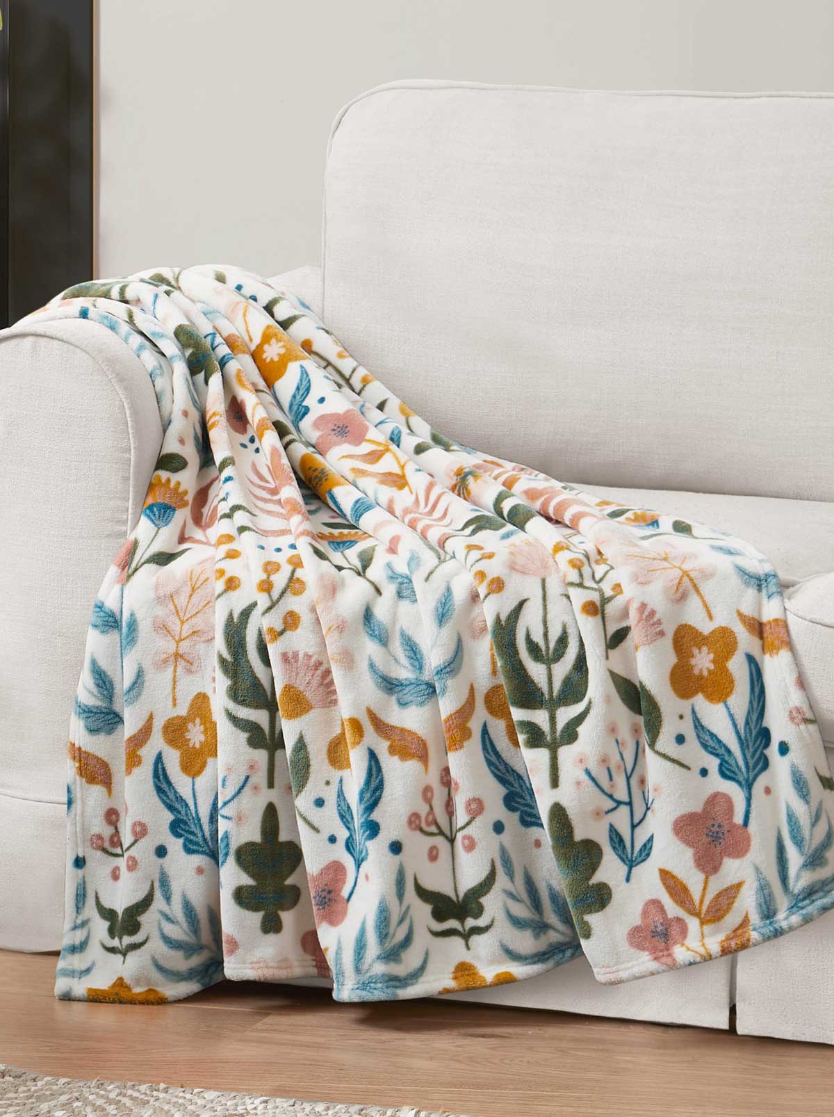 Home Mila Plush Throw - Blush | Jessica Simpson