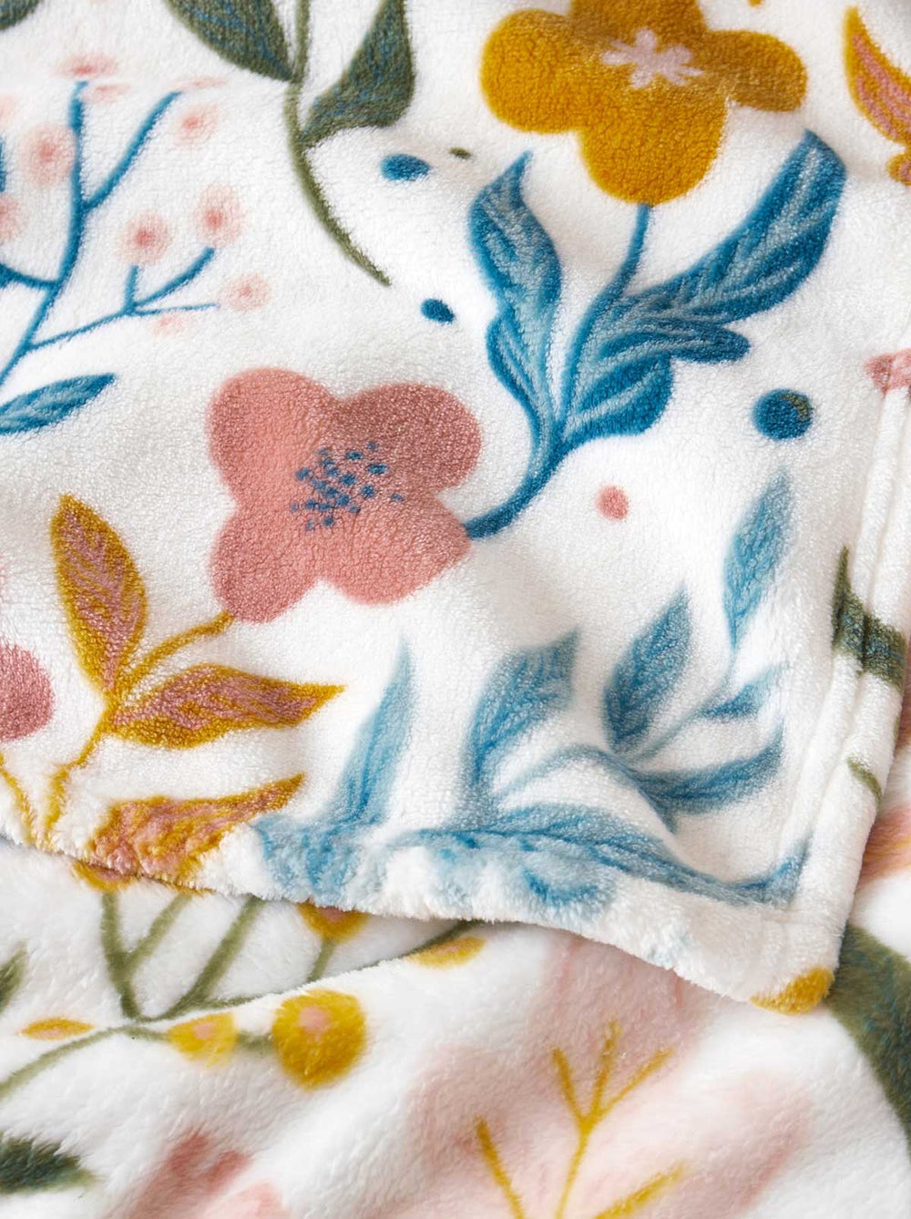 Home Mila Plush Throw - Blush | Jessica Simpson